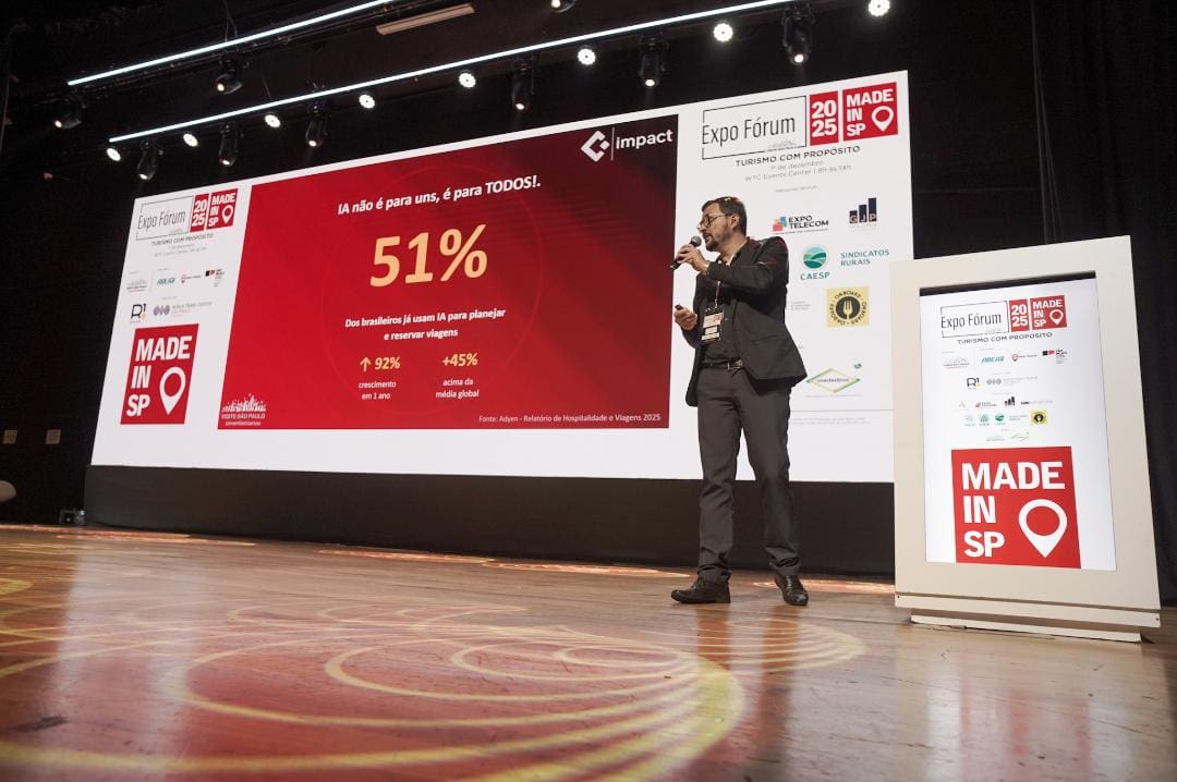 Paolo Petrelli em palestra sobre IA no Expo Fórum, WTC São Paulo